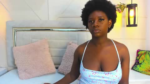 Snapshot of huddah_cam chatting on February 18, 11:44 am huddah online show from February 18, 11:44 am