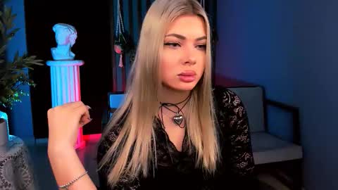 hyileyclark online show from February 10, 9:12 am