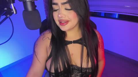 Snapshot of i_am_ari chatting on January 26, 3:38 am Ari online show from January 26, 3:38 am