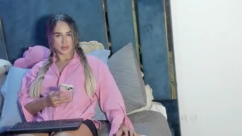 Snapshot of iam_brina04 chatting on October 15, 10:56 pm Brina online show from October 15, 10:56 pm