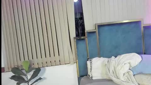 Snapshot of iam_brina04 chatting on October 22, 12:04 am Brina online show from October 22, 12:04 am