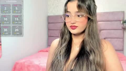 iam_lina online show from March 28, 11:10 am