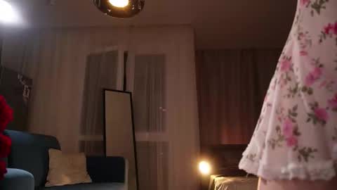 Claire online show from February 10, 6:00 pm