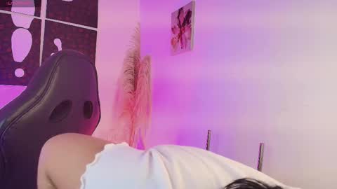 IM LOLA  online show from January 14, 5:01 am