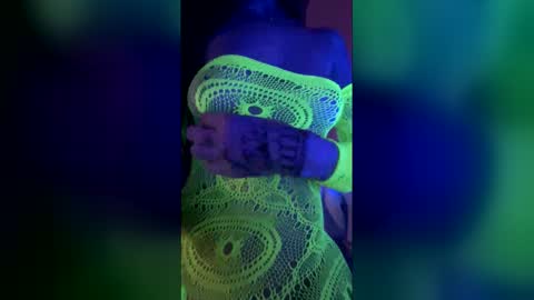 icydiamond7 online show from April 15, 6:19 pm