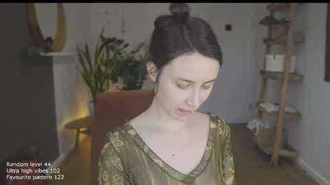 Belle online show from October 27, 12:33 pm