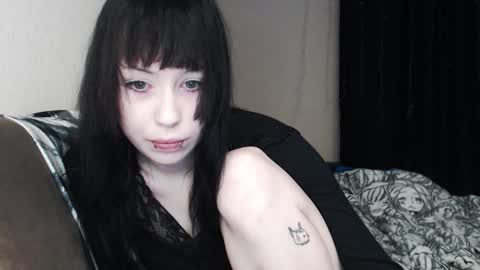 iiiiiiis online show from January 5, 5:27 pm