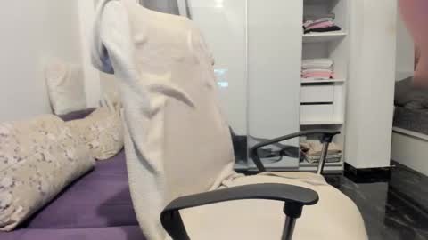 Snapshot of ilikefacial chatting on September 8, 5:01 pm Bamby online show from September 8, 5:01 pm