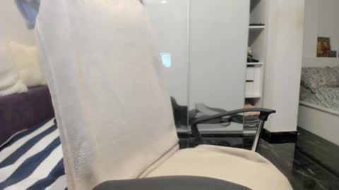 Bamby online show from December 5, 7:04 pm