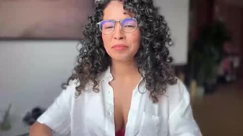 Snapshot of illaroom chatting on October 28, 4:57 pm Kloe online show from October 28, 4:57 pm