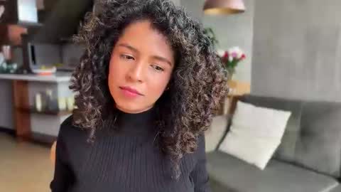 Snapshot of illaroom chatting on February 19, 7:27 pm Kloe online show from February 19, 7:27 pm