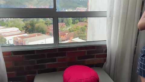 Snapshot of illaroom chatting on December 12, 6:21 pm Kloe online show from December 12, 6:21 pm