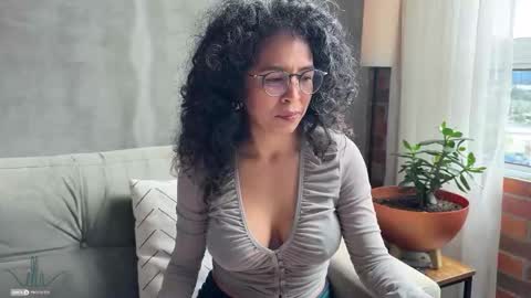 Kloe online show from February 7, 3:38 pm