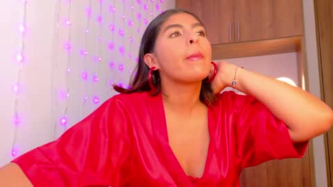 im_anna_ online show from April 7, 5:37 pm