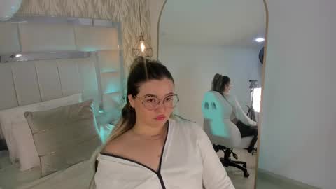 Snapshot of im_dalhia chatting on September 17, 9:24 pm DAHLIA online show from September 17, 9:24 pm