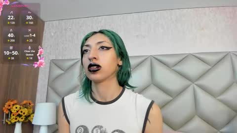  Im Gaia online show from December 3, 12:51 pm