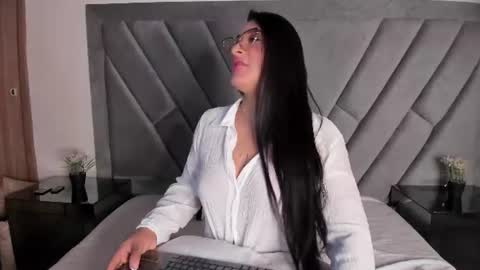natalie online show from July 11, 10:59 am