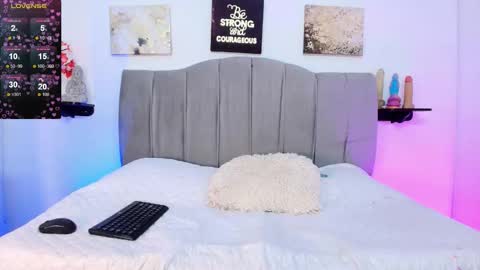 im_riley_ online show from February 11, 7:26 pm