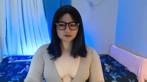 Snapshot of im_ur_cutiewife chatting on September 13, 9:23 pm cherryl online show from September 13, 9:23 pm
