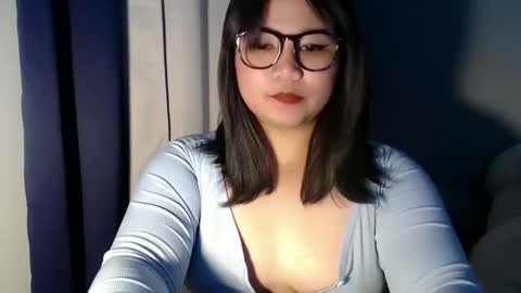 Snapshot of im_ur_cutiewife chatting on October 17, 4:32 pm cherryl online show from October 17, 4:32 pm