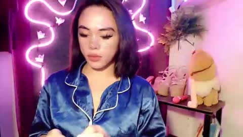 Hii love online show from November 9, 2:24 pm