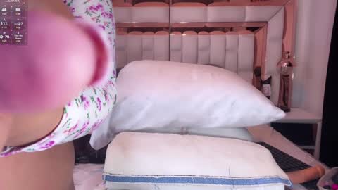 daniella online show from December 22, 3:44 am