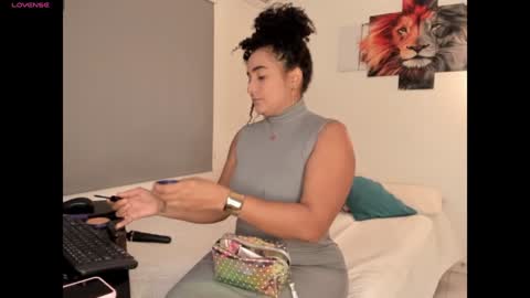Snapshot of imacwenn_ chatting on January 9, 3:12 pm Sofia online show from January 9, 3:12 pm