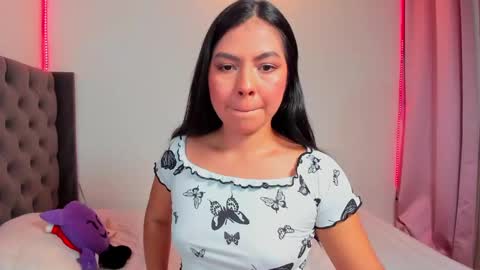 Snapshot of imdayaadams chatting on January 25, 5:18 am Dayana online show from January 25, 5:18 am