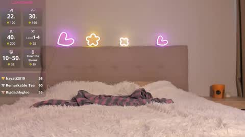 immolly1 online show from October 24, 9:49 am