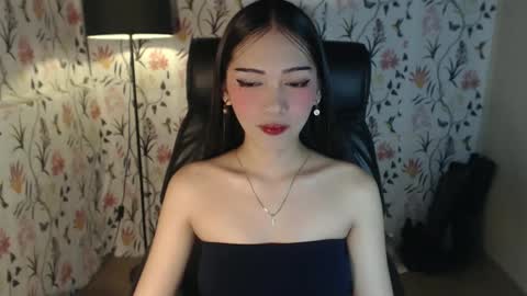 Snapshot of imyourlegalbaby chatting on February 17, 4:31 am Aki online show from February 17, 4:31 am