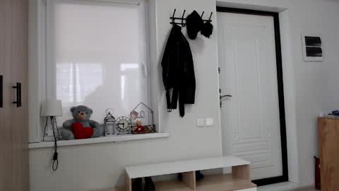 Della online show from March 25, 12:08 pm