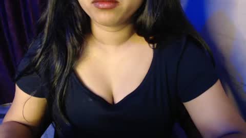 Nia online show from November 2, 8:12 pm