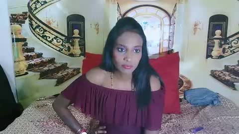 Snapshot of indianlovebug chatting on January 7, 4:48 pm Leah online show from January 7, 4:48 pm
