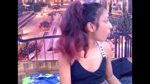 indiansexybutt4u2luv online show from May 9, 7:32 am