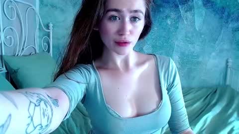 Lina online show from March 10, 1:37 pm