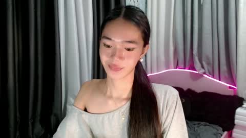 Reign online show from April 18, 6:54 pm