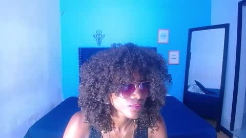 innocent_sexybaby online show from October 24, 9:22 pm