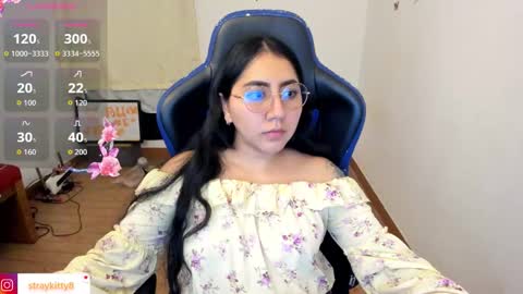 Luna        online show from February 5, 4:04 am