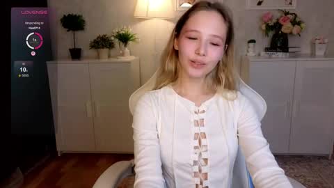 Snapshot of insaneinsomnia chatting on October 31, 9:46 am insaneinsomnia online show from October 31, 9:46 am