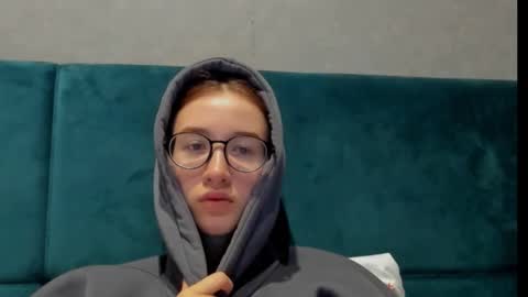 Bernadette  Join  online show from November 25, 6:48 am