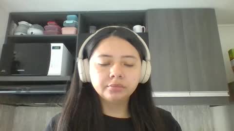 Iris 3 online show from November 4, 1:49 pm