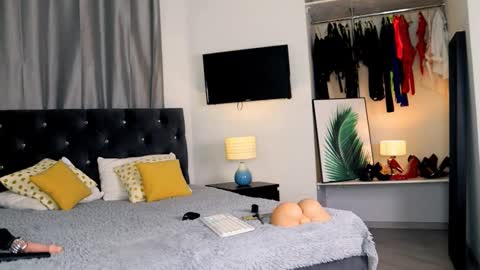 inviting_tina online show from September 27, 4:08 am