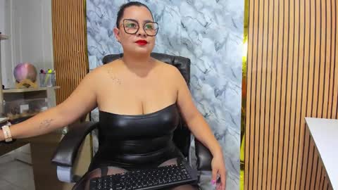 IRENE EVANS And Mr. George online show from March 16, 11:30 pm