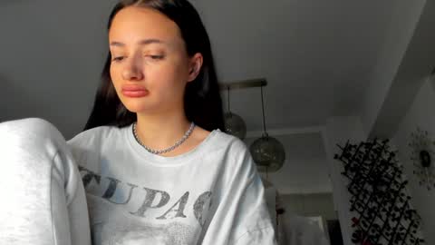 Snapshot of irenevon chatting on January 27, 5:03 am Ir s room online show from January 27, 5:03 am