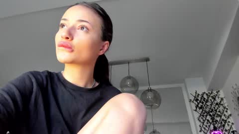 Snapshot of irenevon chatting on March 10, 5:33 am Ir s room online show from March 10, 5:33 am