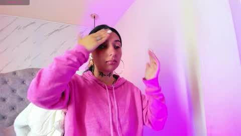 iris_77 online show from November 3, 4:44 pm