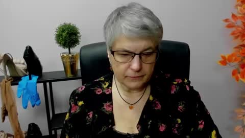 Snapshot of iris_xdesire chatting on January 7, 7:10 am I R I S online show from January 7, 7:10 am