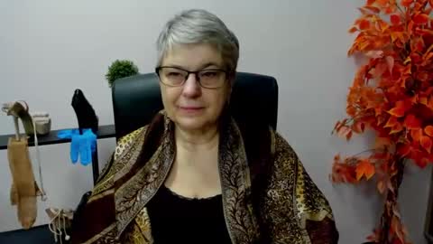 Snapshot of iris_xdesire chatting on January 21, 7:15 am I R I S online show from January 21, 7:15 am