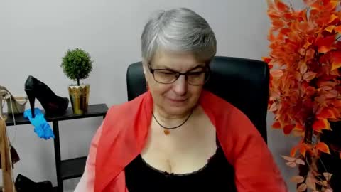 Snapshot of iris_xdesire chatting on February 3, 7:18 am I R I S online show from February 3, 7:18 am