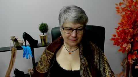 Snapshot of iris_xdesire chatting on February 13, 7:56 am I R I S online show from February 13, 7:56 am